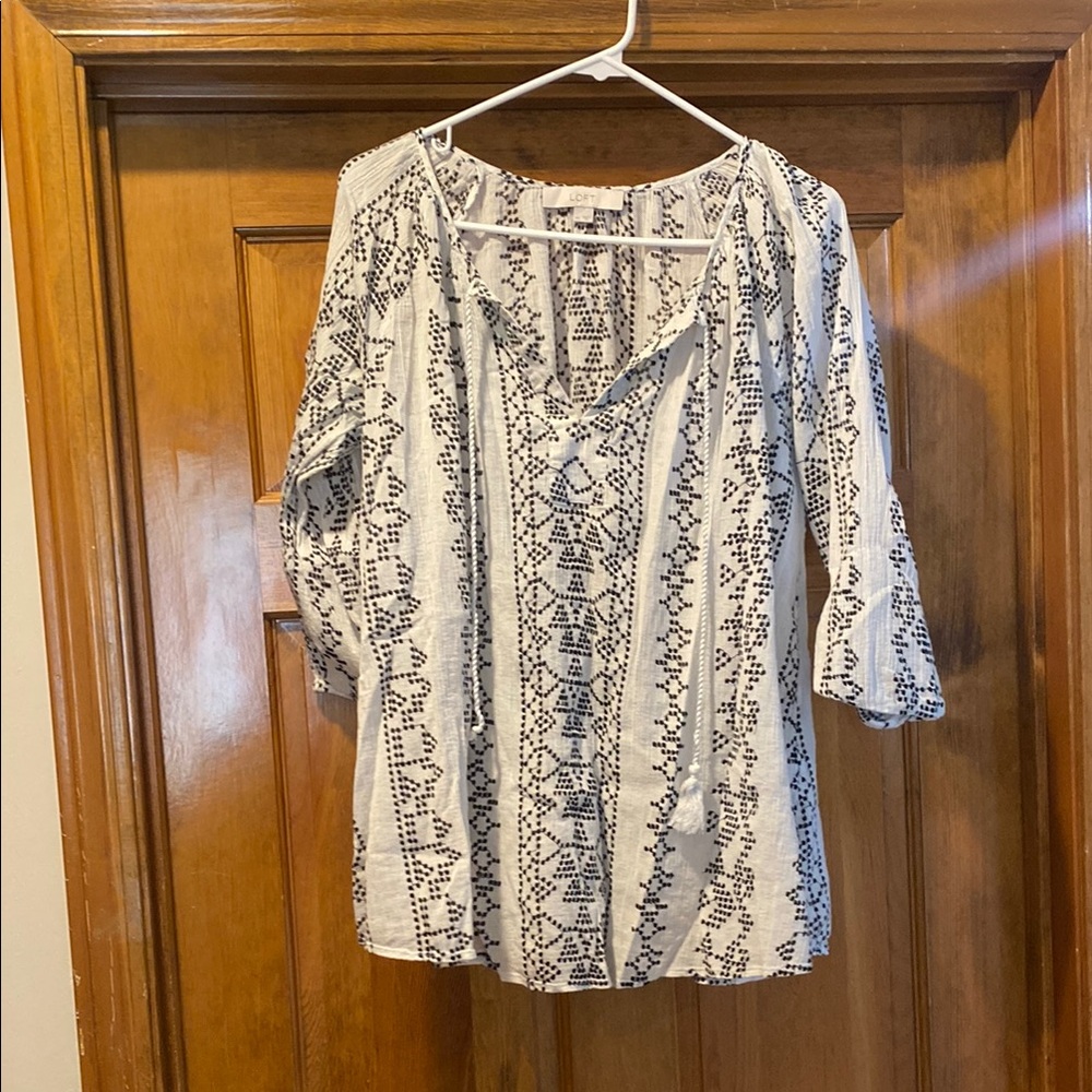 Women's Black and White Patterned Top